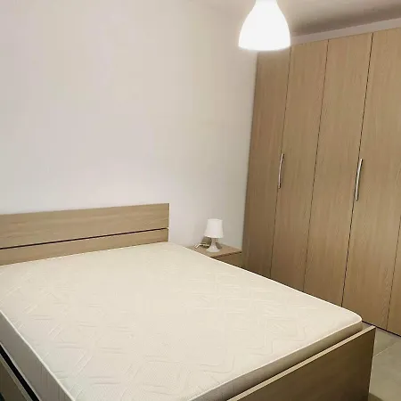 Rotunda Apartment *